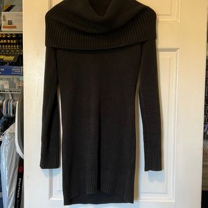 H & M black turtleneck sweater